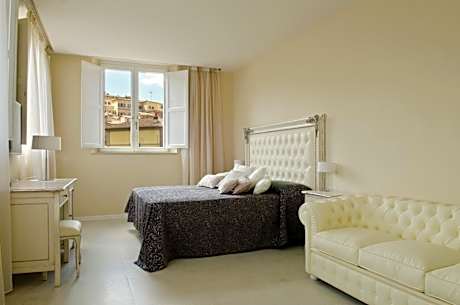 Junior Suite with City View