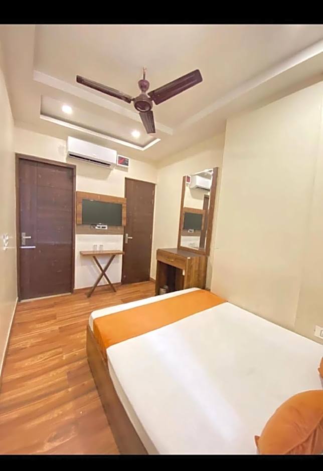 Goroomgo Hotel 56 Amritsar