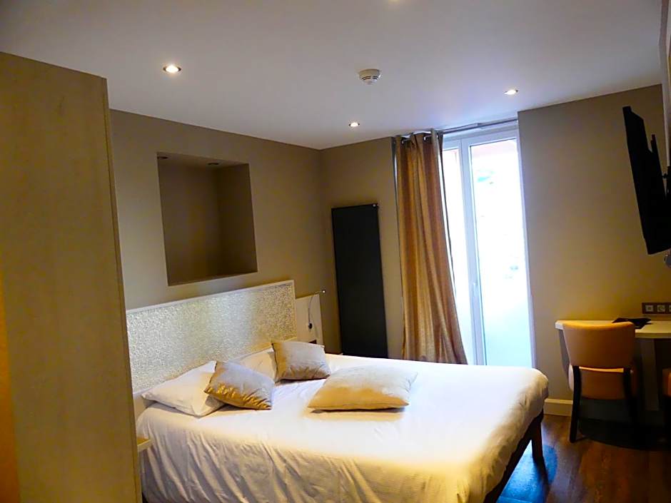 Logis Hotel Des Bains