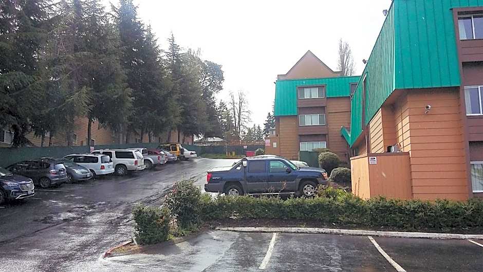 Sutton Suites Hotel