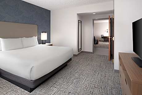 2 Room Corner Suite-1 King Bed-nonsmoking