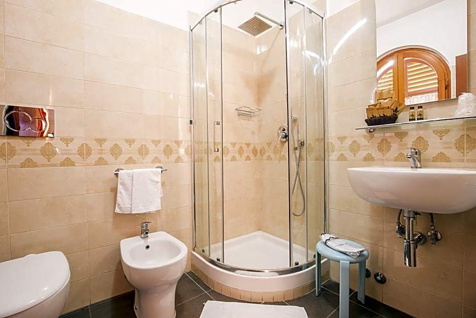 Hotel Arco Di Travertino