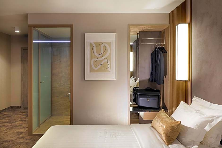 -- ESTE PARK HOTEL -- part of Urban Chic Luxury Design Hotels - Parking & Compliments - next to Shopping & Dining Mall Plovdiv