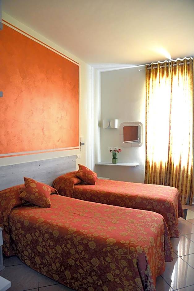 HOTEL IL PARCO - Parking Free & Restaurant - Hotel