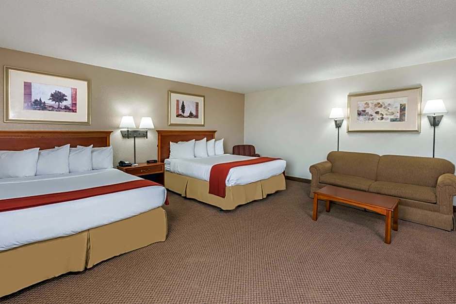 Seasons Inn & Suites Highland