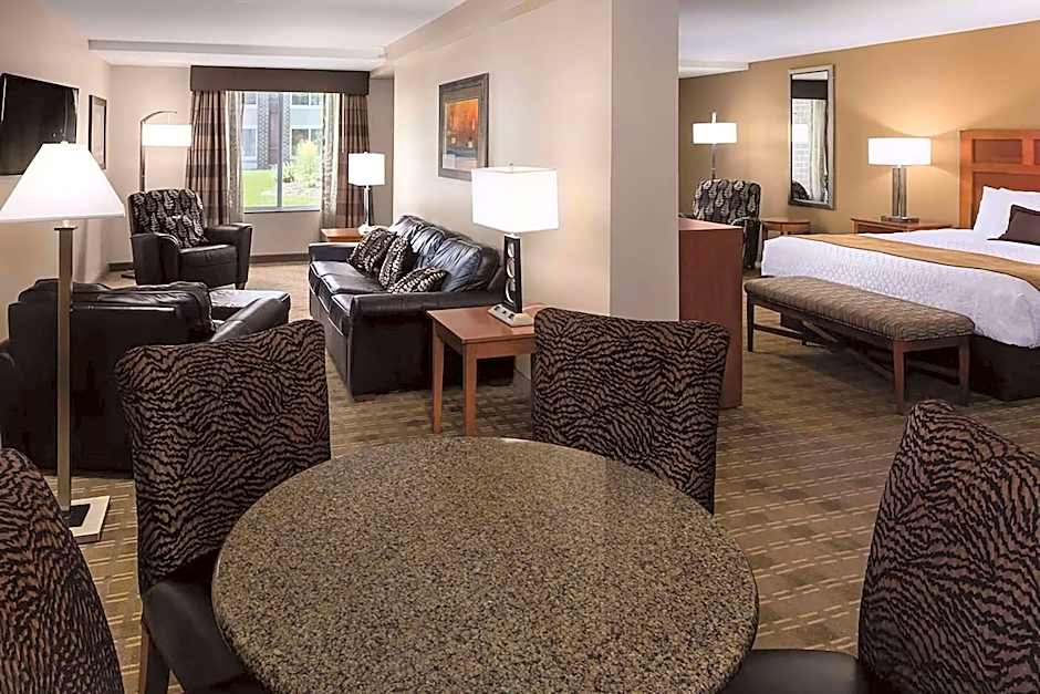 Wyndham Bloomington - Mall of America