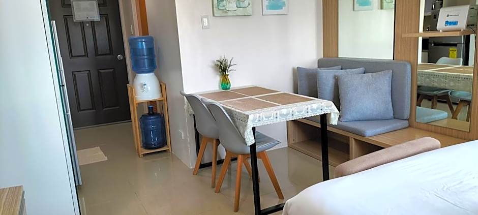 Cozy33 The Persimmon Studio, Near Airport, SM, Ayala, Cebu Business Park, Cebu IT Park