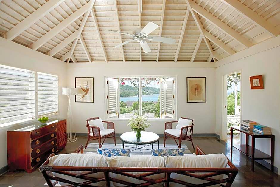 Round Hill Hotel & Villas