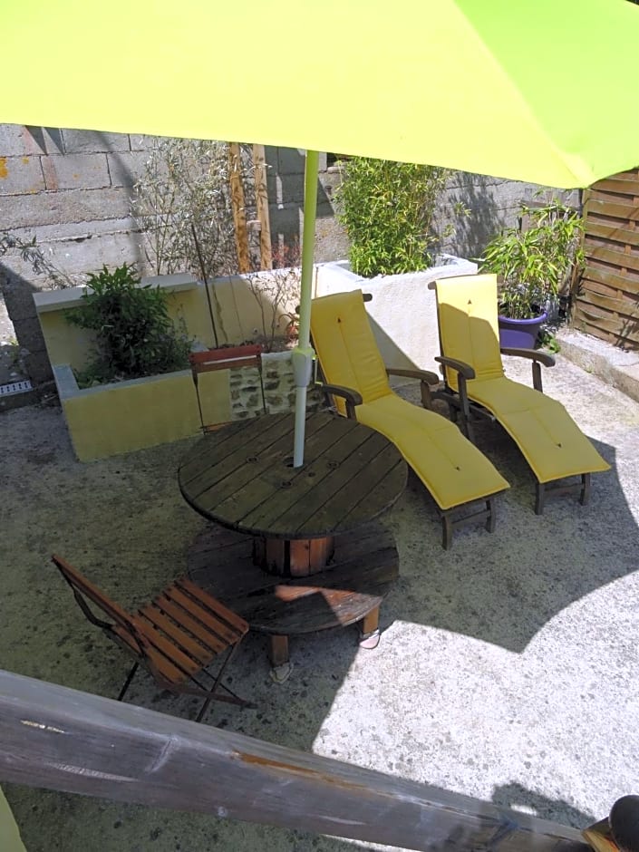 Studio "LA MEDINA", PISCINE jusqu'au 15 septembre, JARDIN BOTANIQUE, COMMERCES &MER