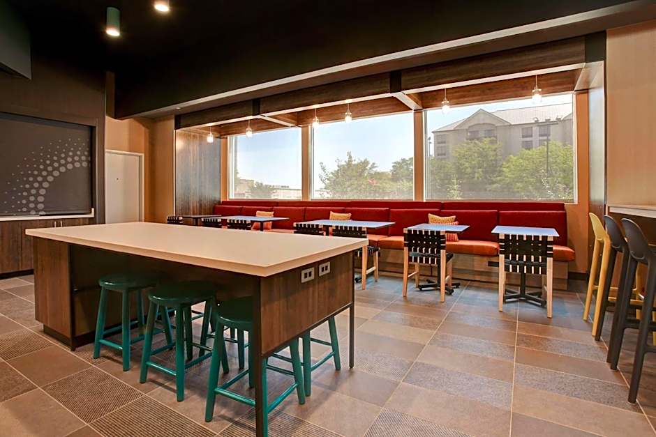 Tru by Hilton Grand Prairie