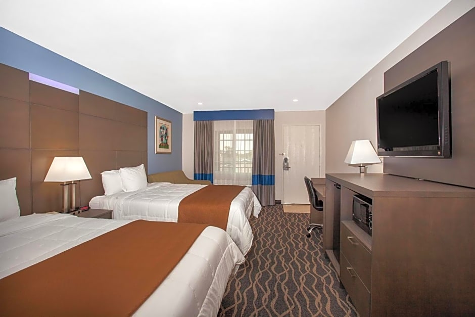 Travelodge Inn & Suites by Wyndham Anaheim on Disneyland Dr