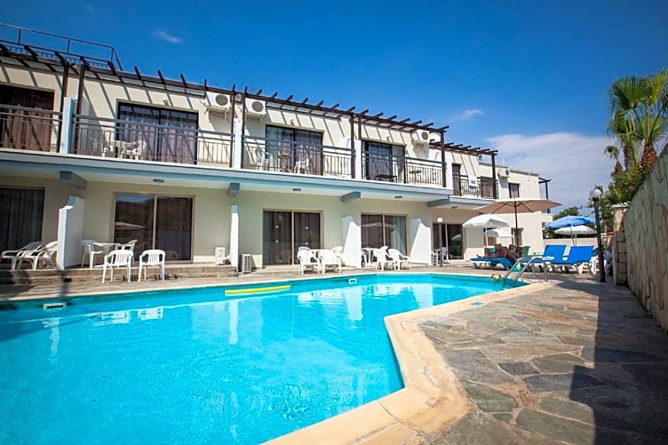 Crystallo Hotel Apts