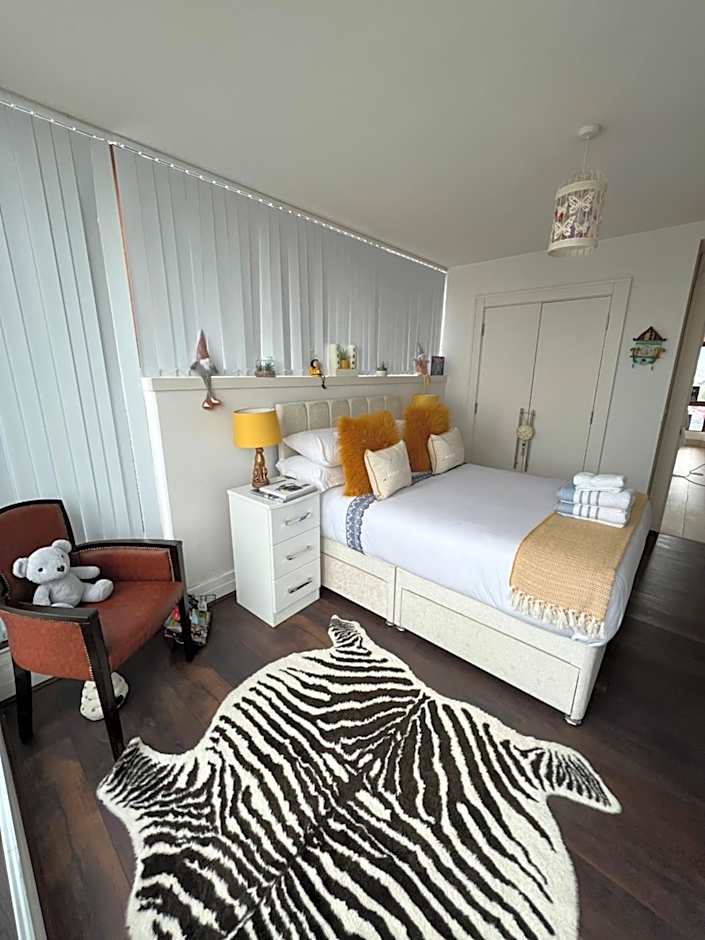 James Clow Bed & Breakfast & Apartments