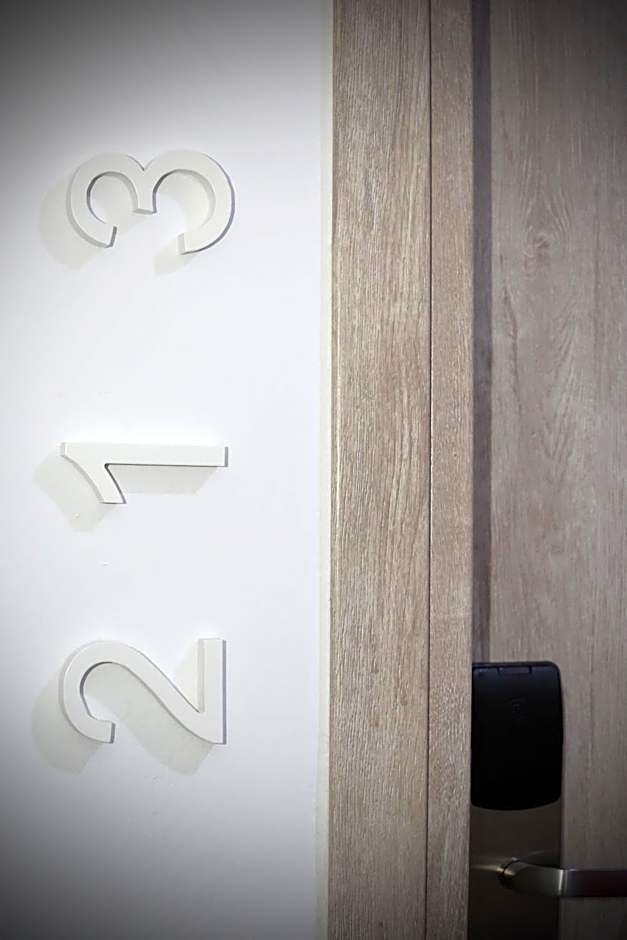 Pier Beach Hotel Apartments