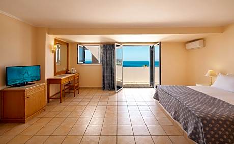 Twin Room with Sea View