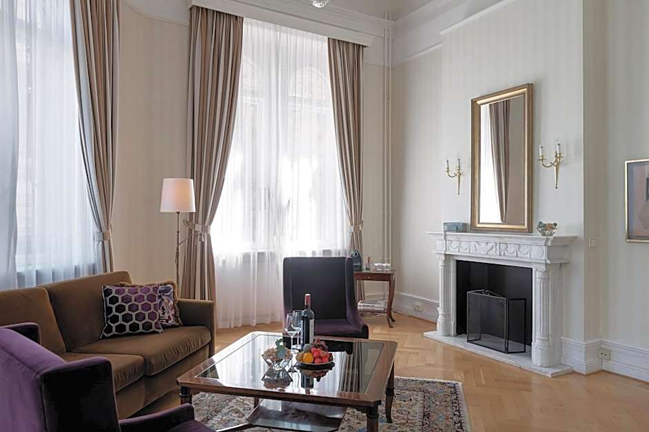 Elite Plaza Hotel