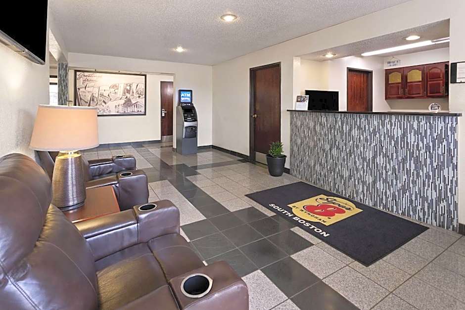 Super 8 by Wyndham South Boston VA