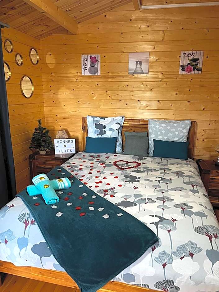 Les Chalets de Marie 974- Jacuzzi SPA privatif dans le chalet , sans vis à vis , vue mer