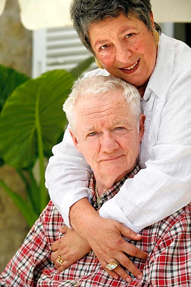 La Porte Rouge - The Red Door Inn