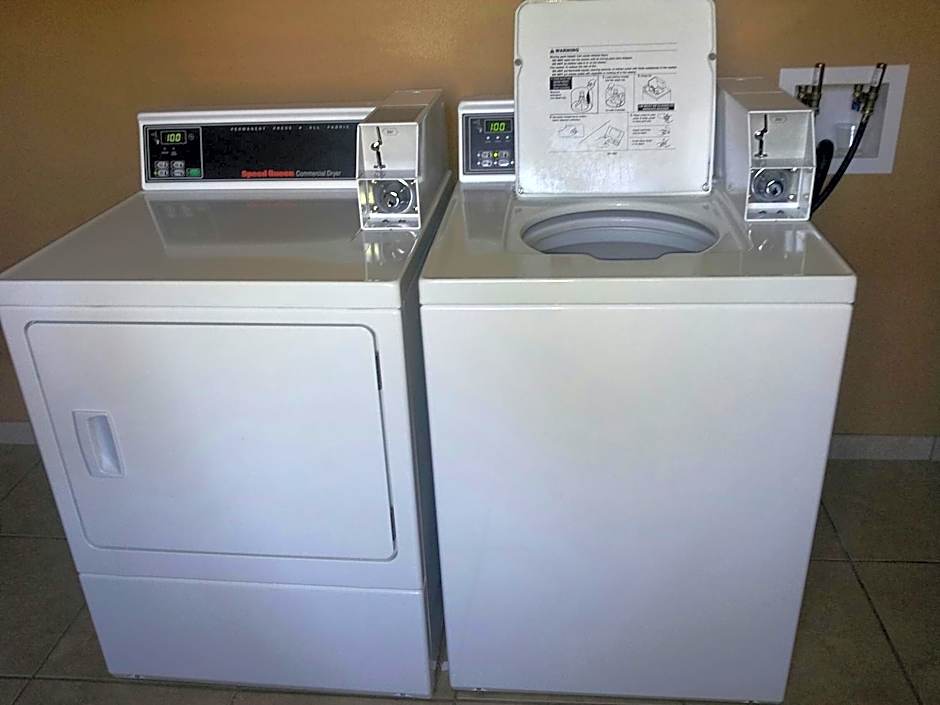 Cobblestone Inn & Suites - Hartington