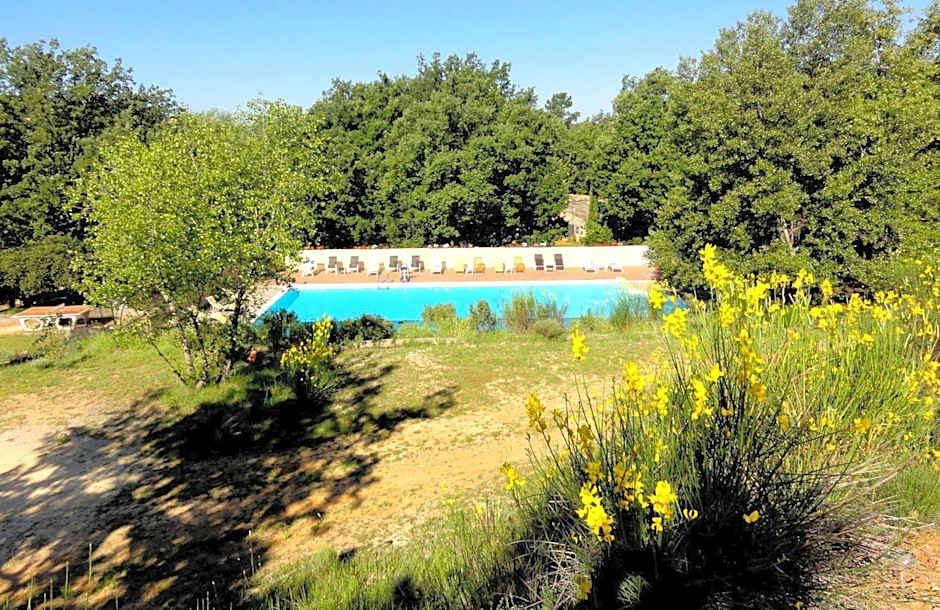 La Colline des Ocres Village de vacances 3 étoiles