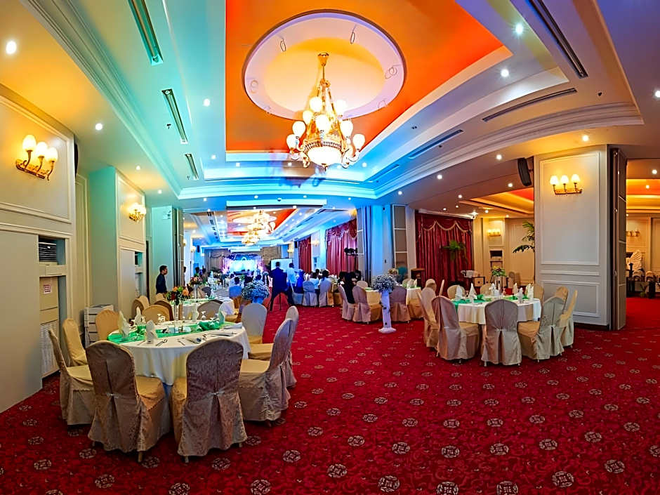 Sarrosa International Hotel And Residential Suites