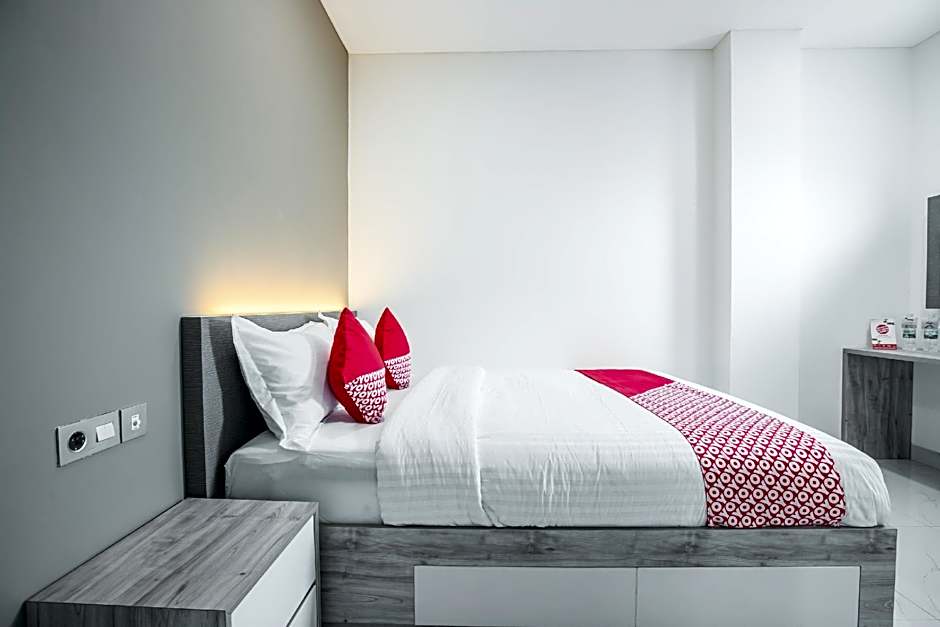 Super OYO 1487 Residence Khoe