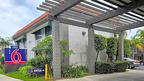 Studio 6 Suites Santa Ana, CA