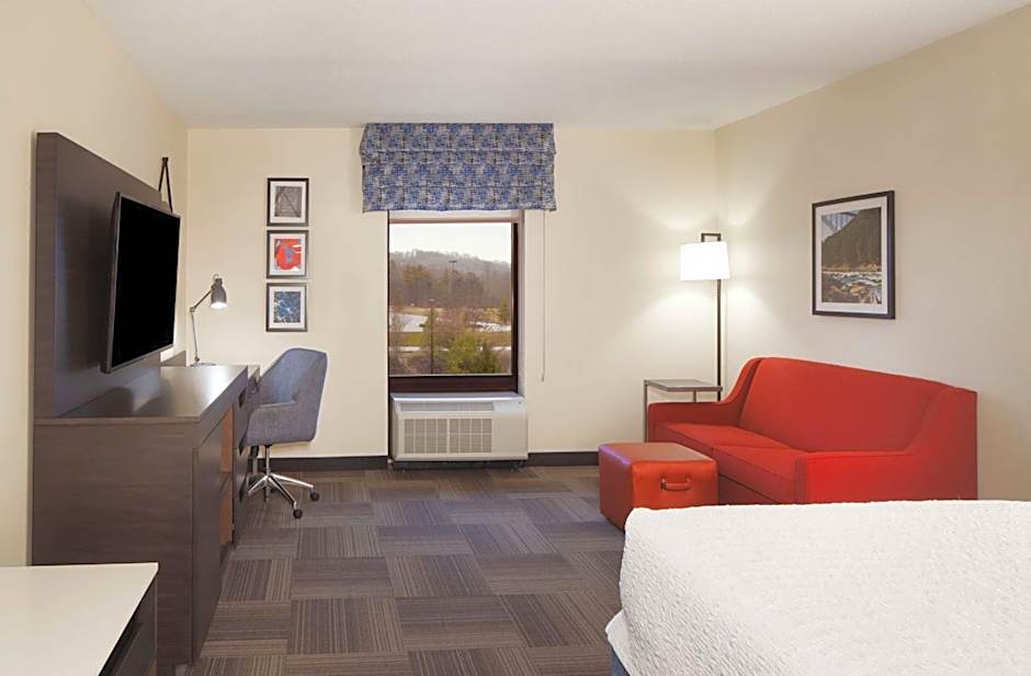 Hampton Inn By Hilton Charleston-Southridge