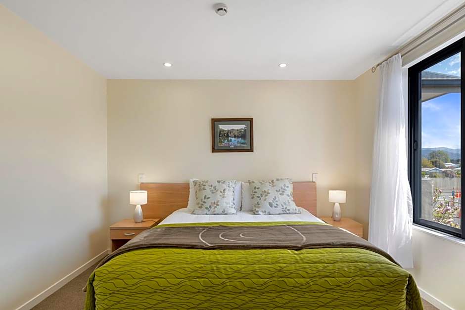 Nautilus Lodge Motel