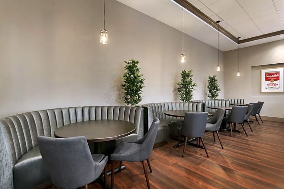 Skyline Hotel Detroit Airport, SureStay Collection by Best Western