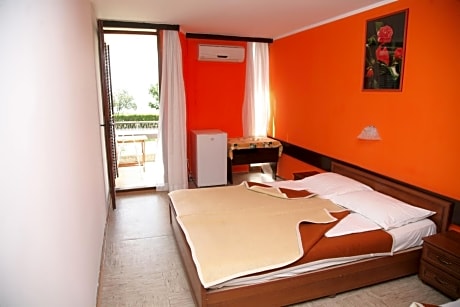 Double Room with Balcony and Sea View