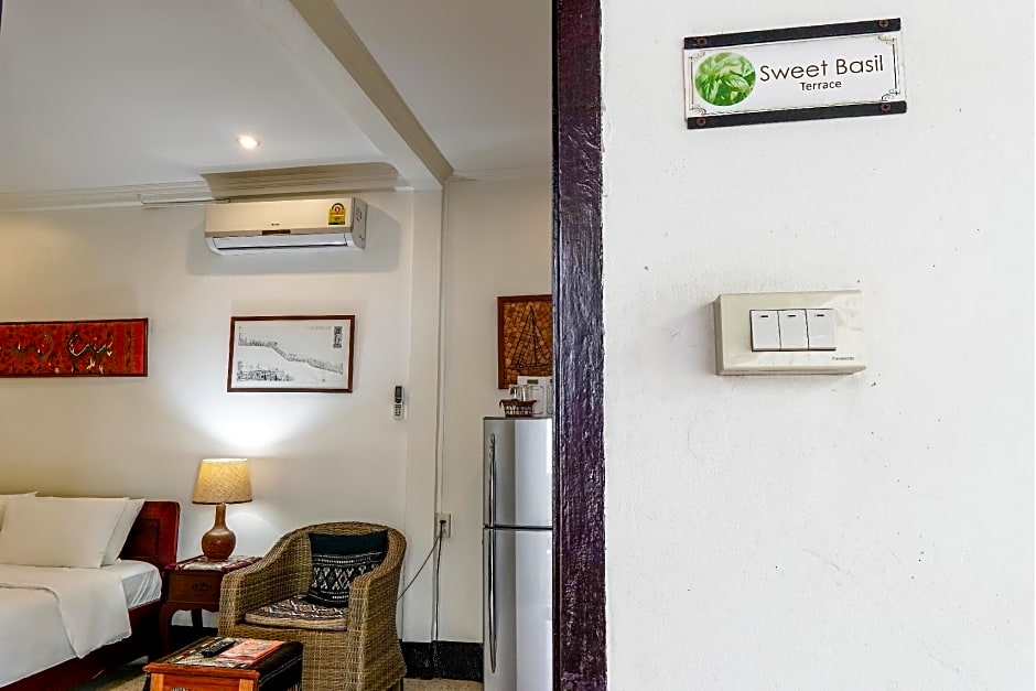 Lanis House by the Ponds