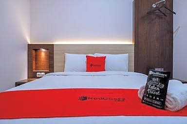 RedDoorz near Gejayan 3