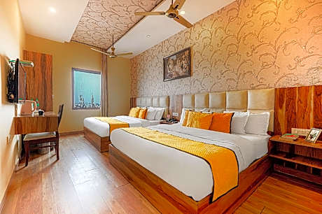 Hotel Sallow Grand