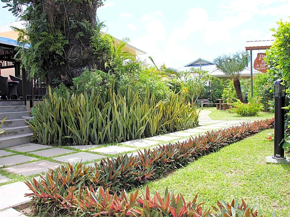 Pirogue Lodge