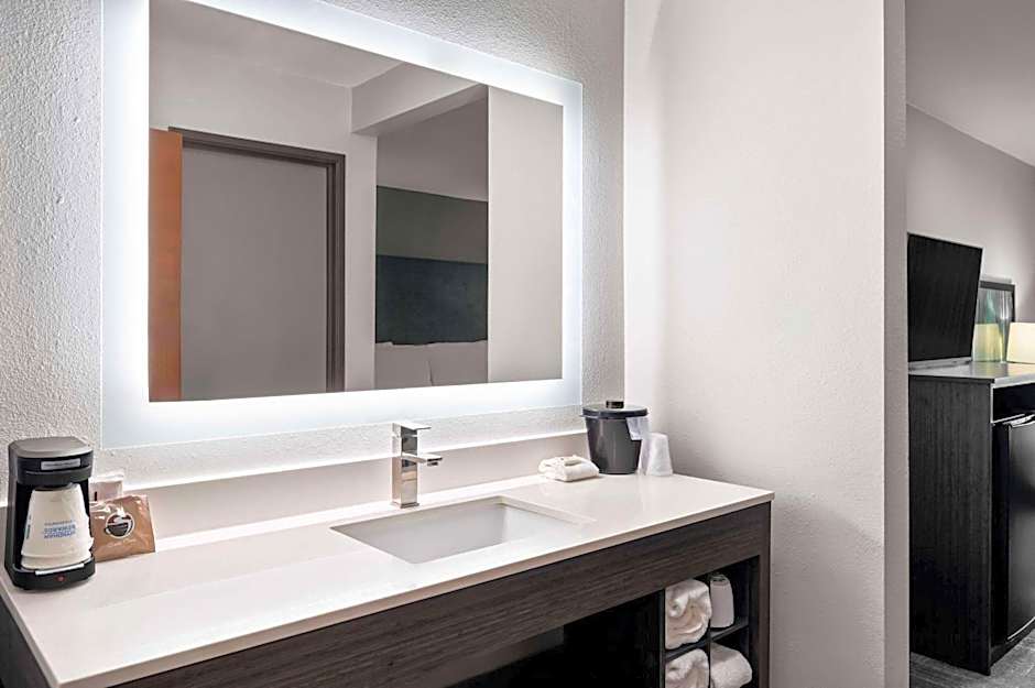 La Quinta Inn by Wyndham Indianapolis Airport Executive Dr
