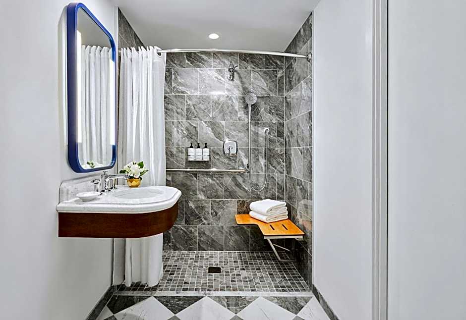 InterContinental Chicago Magnificent Mile By IHG