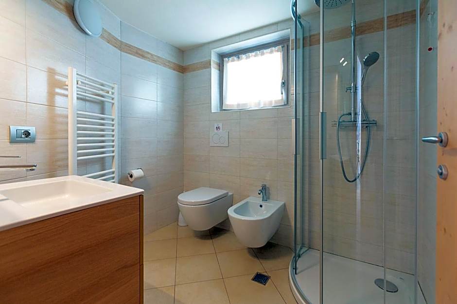 Hotel Meublè Adler - Rooms & Mountain Apartments
