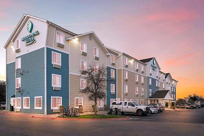 WoodSpring Suites Austin Northwest Research Blvd