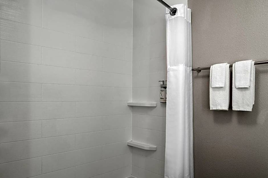 Holiday Inn Express St. Petersburg North / I-275 By IHG