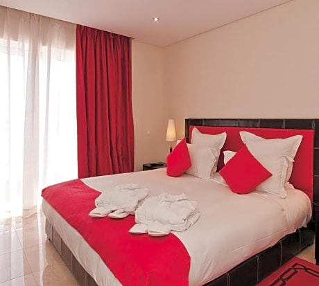 Luxury One-Bedroom Suite