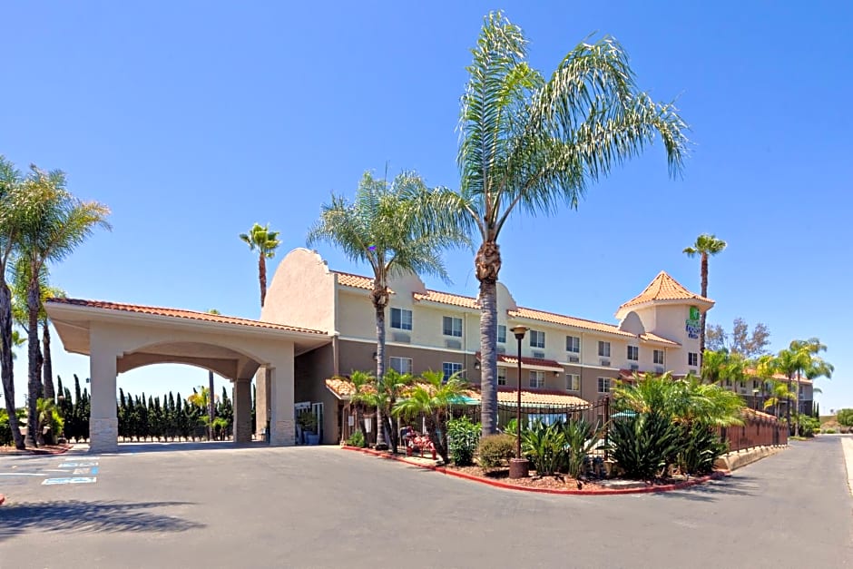 Holiday Inn Express Hotel & Suites San Diego-Escondido