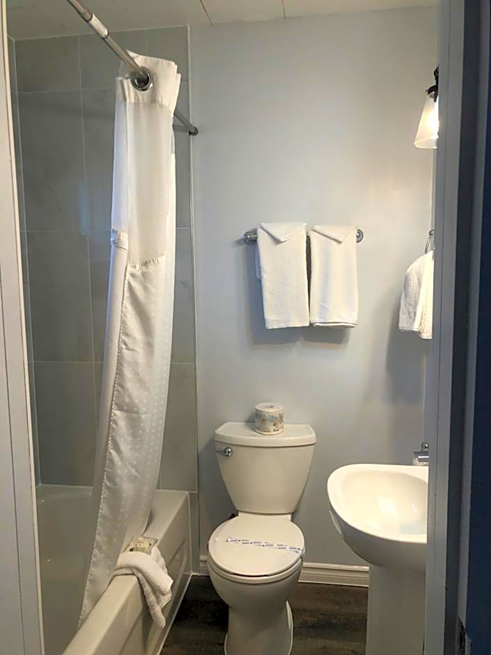 Bavarian Orchard Motel