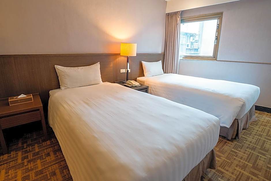 Photo 1 of 8 of Executive 2 Beds