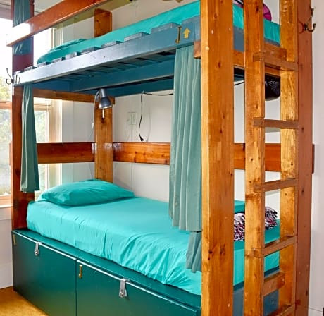 Bunk Bed in 8-Bed Mixed Dormitory Room