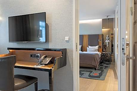 Large Family Room for 4 people