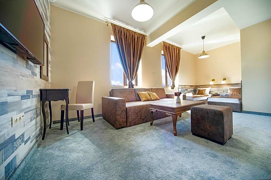 Hotel Antique - free private parking