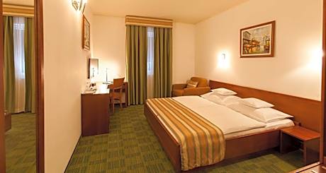 Comfort King Room