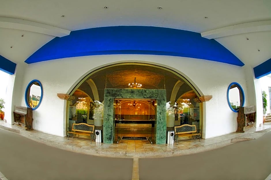 Hotel Gran Plaza & Convention Center